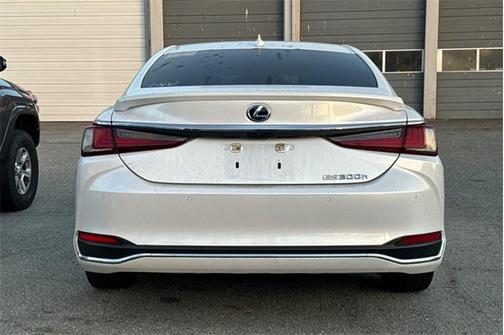 2021 Lexus ES 300h Base