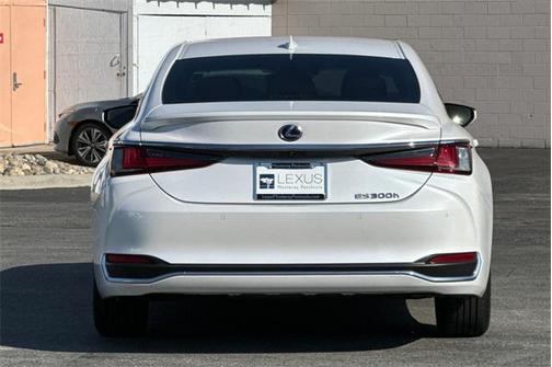 2021 Lexus ES 300h Base