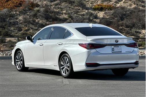 2021 Lexus ES 300h Base