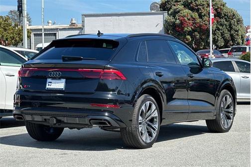 2025 Audi Q8 55 Premium Plus