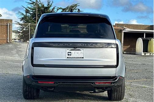 2025 Land Rover Range Rover P530 SE