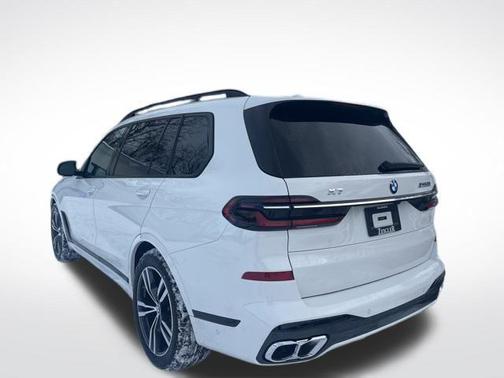 2025 BMW X7 M60i