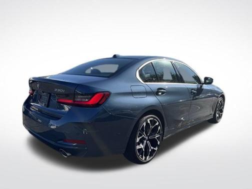2025 BMW 330 i xDrive