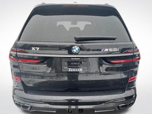 2025 BMW X7 M60i