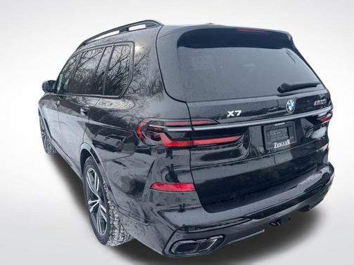 2025 BMW X7 M60i