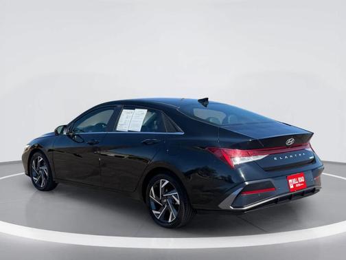 Black 2024 Hyundai ELANTRA Limited