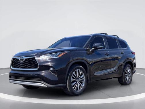 Opulent Amber 2020 Toyota Highlander Platinum