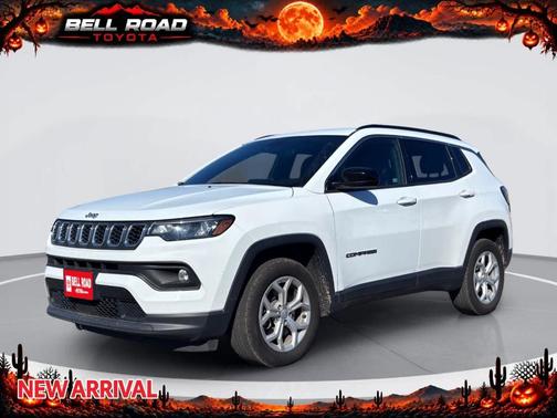 Bright White Clearcoat 2024 Jeep Compass Latitude