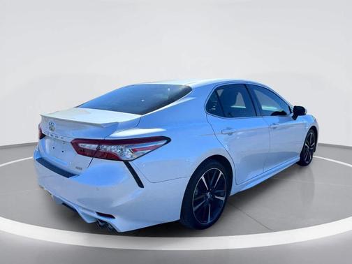 Wind Chill Pearl 2018 Toyota Camry XSE