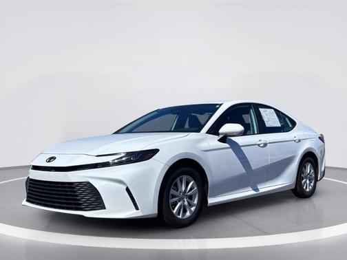 Ice 2025 Toyota Camry LE