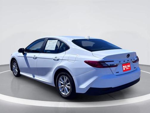 Ice 2025 Toyota Camry LE