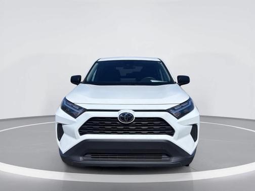 Ice 2023 Toyota RAV4 LE