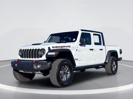Bright White Clearcoat 2026 Jeep Gladiator Mojave