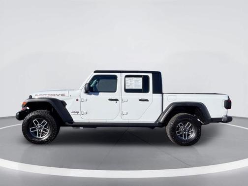 Bright White Clearcoat 2026 Jeep Gladiator Mojave