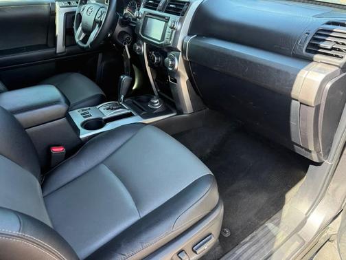 Magnetic Gray Metallic 2018 Toyota 4Runner SR5 Premium