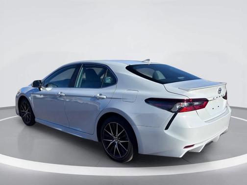 Ice Edge 2023 Toyota Camry SE