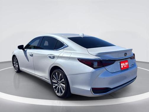 Eminent White Pearl 2019 Lexus ES 300h