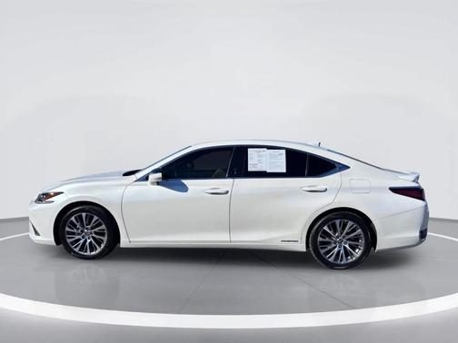 Eminent White Pearl 2019 Lexus ES 300h