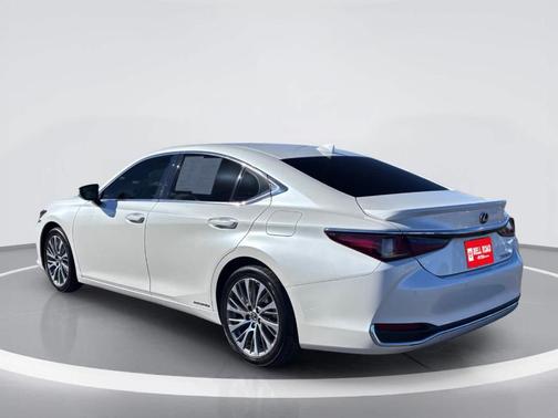 Eminent White Pearl 2019 Lexus ES 300h
