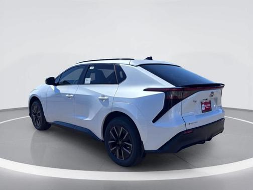 Wind Chill Pearl 2027 Toyota bZ XLE