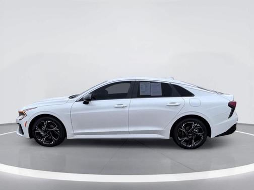 Snow White Pearl 2026 Kia K5 GT-Line