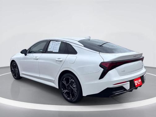 Snow White Pearl 2026 Kia K5 GT-Line