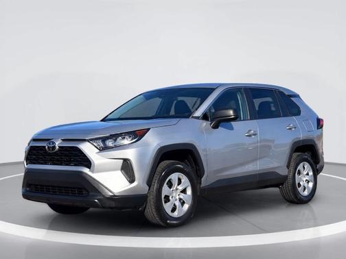 Silver Sky Metallic 2022 Toyota RAV4 LE