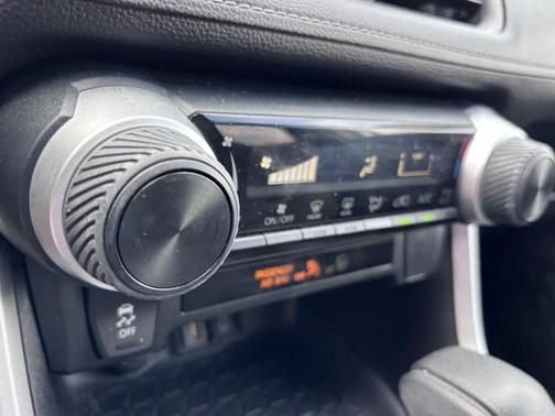 Silver Sky Metallic 2022 Toyota RAV4 LE