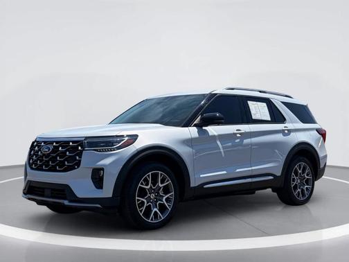 Space White Metallic 2025 Ford Explorer Platinum