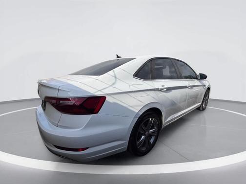 Pure White 2021 Volkswagen Jetta 1.4T R-Line