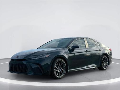 UNDERGROUND 2025 Toyota Camry SE