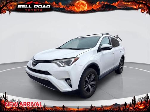 Super White 2017 Toyota RAV4 XLE