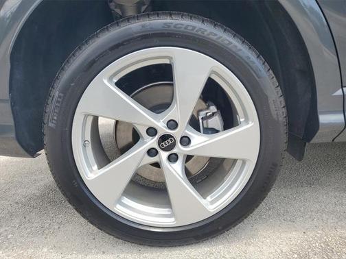 2025 Audi Q5 Premium Plus