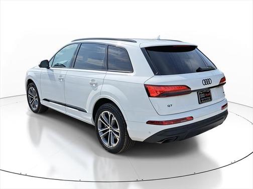 2025 Audi Q7 45 Premium