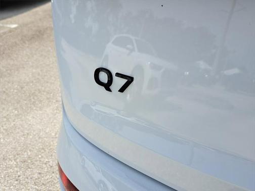 2025 Audi Q7 45 Premium