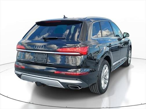 2025 Audi Q7 55 Premium