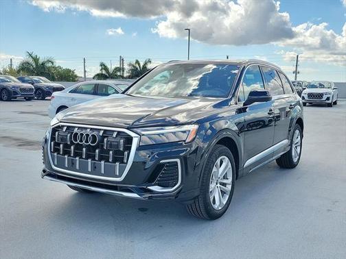 2025 Audi Q7 55 Premium