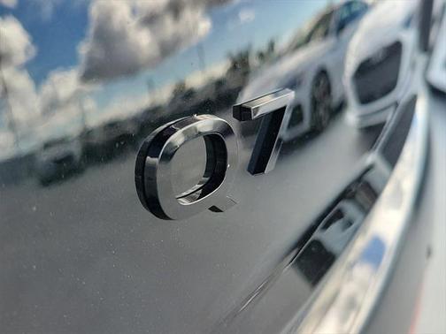 2025 Audi Q7 55 Premium