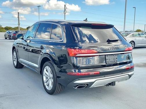 2025 Audi Q7 55 Premium