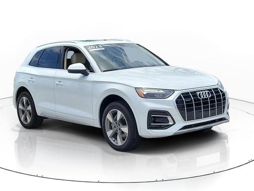 Glacier White Metallic 2023 Audi Q5 40 Premium