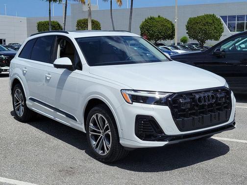 Glacier White Metallic 2026 Audi Q7 45 Premium