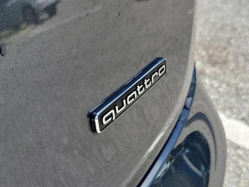 2024 Audi Q5 45 S line Premium