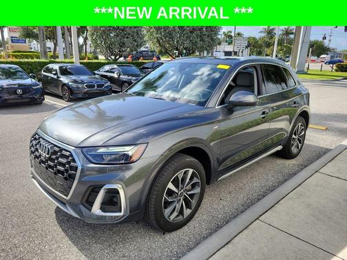 Daytona Gray Pearl Effect 2023 Audi Q5 45 S line Premium Plus
