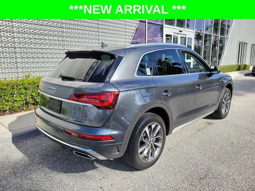 Daytona Gray Pearl Effect 2023 Audi Q5 45 S line Premium Plus