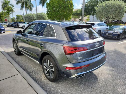 Daytona Gray Pearl Effect 2023 Audi Q5 45 S line Premium Plus