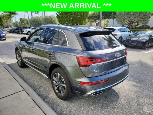 Daytona Gray Pearl Effect 2023 Audi Q5 45 S line Premium Plus