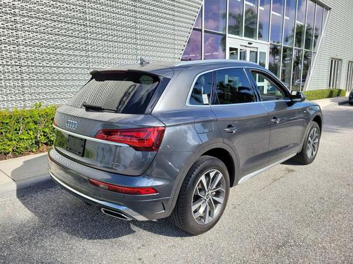 Daytona Gray Pearl Effect 2023 Audi Q5 45 S line Premium Plus