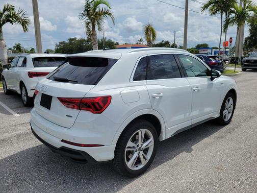 Glacier White Metallic 2024 Audi Q3 Premium 45 TFSI S line quattro Tiptronic