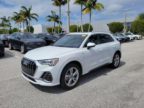 Glacier White Metallic 2024 Audi Q3 Premium 45 TFSI S line quattro Tiptronic
