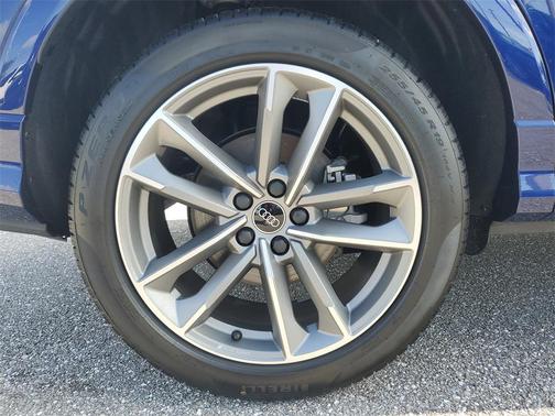 2025 Audi Q3 Premium 45 TFSI S line quattro Tiptronic